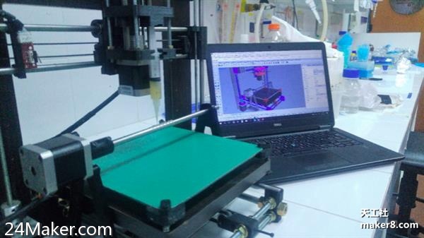 阿根廷研究员开发带有四个轴的新型3D生物打印机